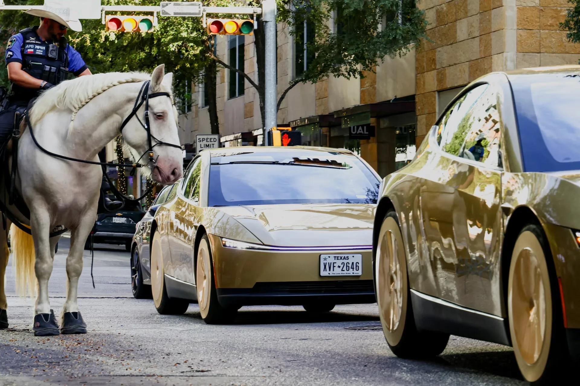 tesla-cybercab-rides-austin-.jpg