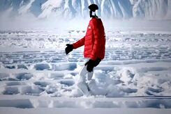 ربات انسان‌نما ۱۳۰ هزار قدم در یخبندان پیاده‌روی کرد