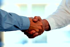 چگونه «دست دادن» شخصیتتان را لو می‌دهد؟