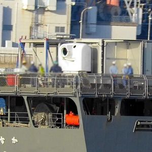 سلاح لیزری روی ناو جنگی آماده شلیک شد / چه چیزی را هدف گرفته است؟