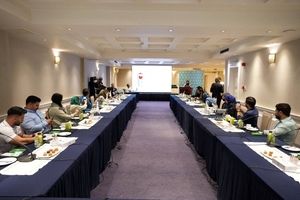 رونمایی از «یکتابات»؛ نخستین پلتفرم ایرانی فروش هوشمند در دایرکت اینستاگرام 