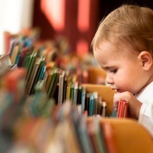 اختلالات تکاملی کودک را به موقع شناسایی کنید/توان نشستن بدون کمک در ۹ ماهگی