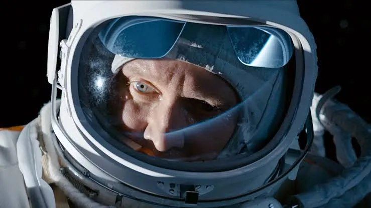 آسیب حضور طولانی‌مدت در فضا به بینایی انسان