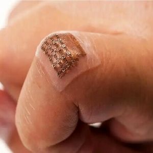 تبدیل هر پارچه‌ای به فناوری پوشیدنی با وصله‌های فلز مایع