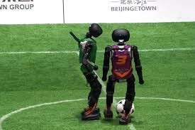 نخستین مسابقه فوتبال ربات‌های انسان‌نمای کاملاً خودران/ ویدئو