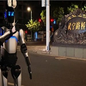 ربات انسان‌نمای چینی رکورد گینس را شکست