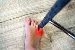 مواظب گوشه میز باشید/ راز تعادل بدن در کوچک‌ترین انگشت پا 