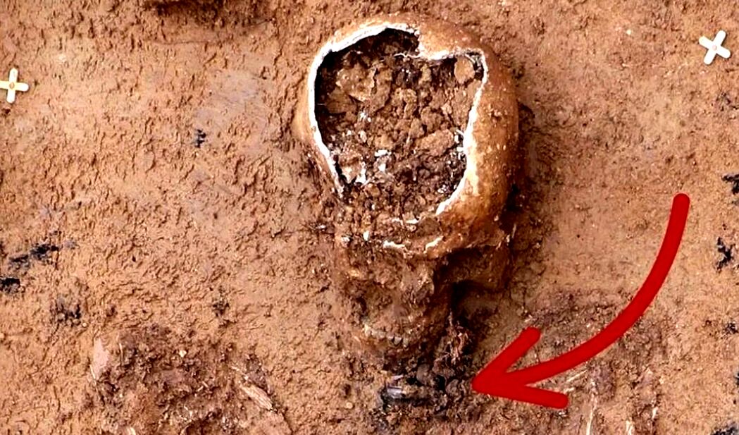 «کتیبۀ نقره‌ای استثنایی» بعد از 1700 سال از گور یک «مومن مسیحی» بیرون آمد