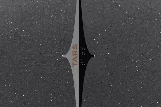 با نمونه مینیاتوری ربات فیلم «میان‌ستاره‌ای» آشنا شوید