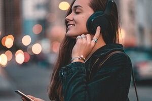 هدفون‌های حذف نویز؛ مراقب این مشکل برای سلامت‌تان باشید