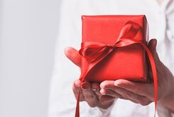۱۰ سال از ورود ژاکت به دنیای دیجیتال گذشت؛ با ما جشن بگیرید و هدیه بگیرید