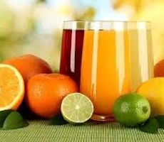 ۷ آب میوه‌ برای تسکین فوری میگرن